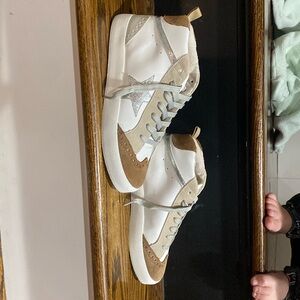 Small shop sneaker’s women’s 8